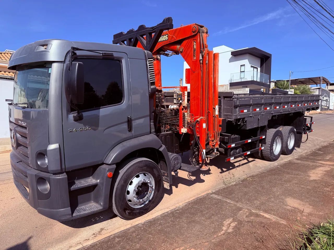 VW 24.250 6x2 + Munck Argos 2011 - Pronto para Trabalhar - Foto 3