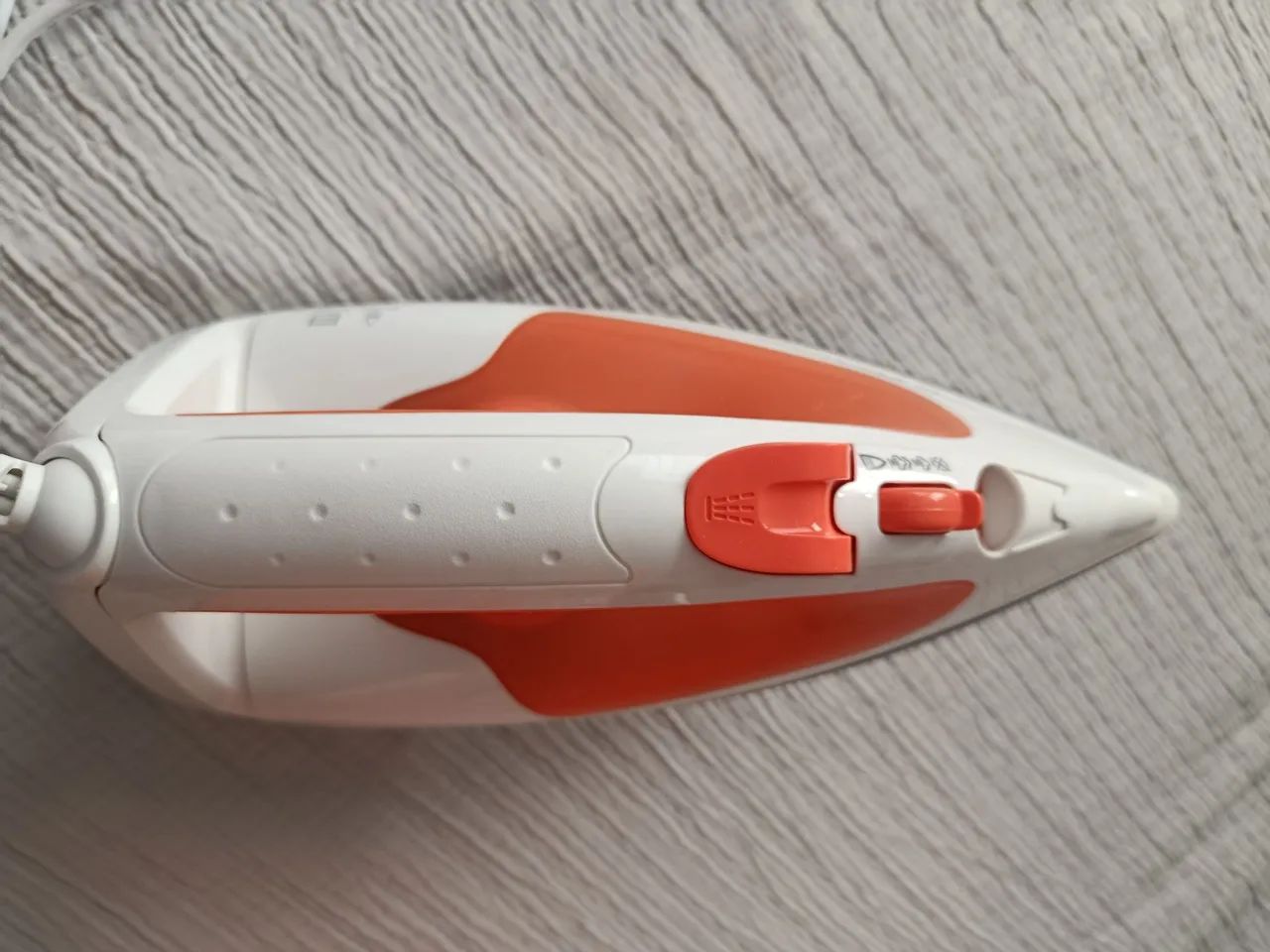 Ferro de passar Eletrolux easyline Novo - Foto 4