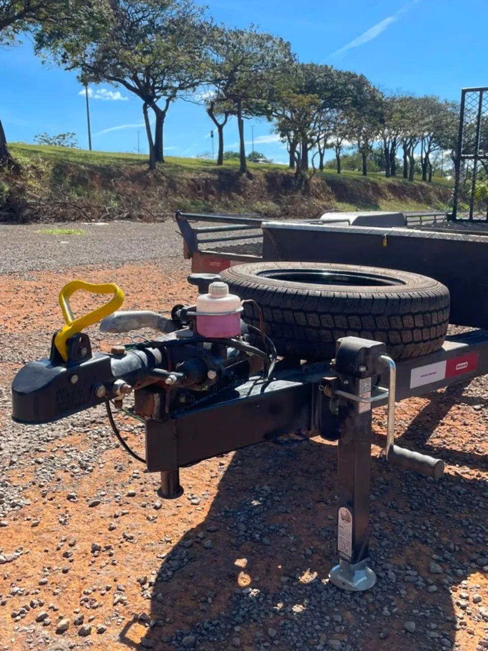 CARRETA REBOQUE PLATAFORMA 2 EIXOS 5M x 2M - APENAS 1 MÊS DE USO - Foto 2