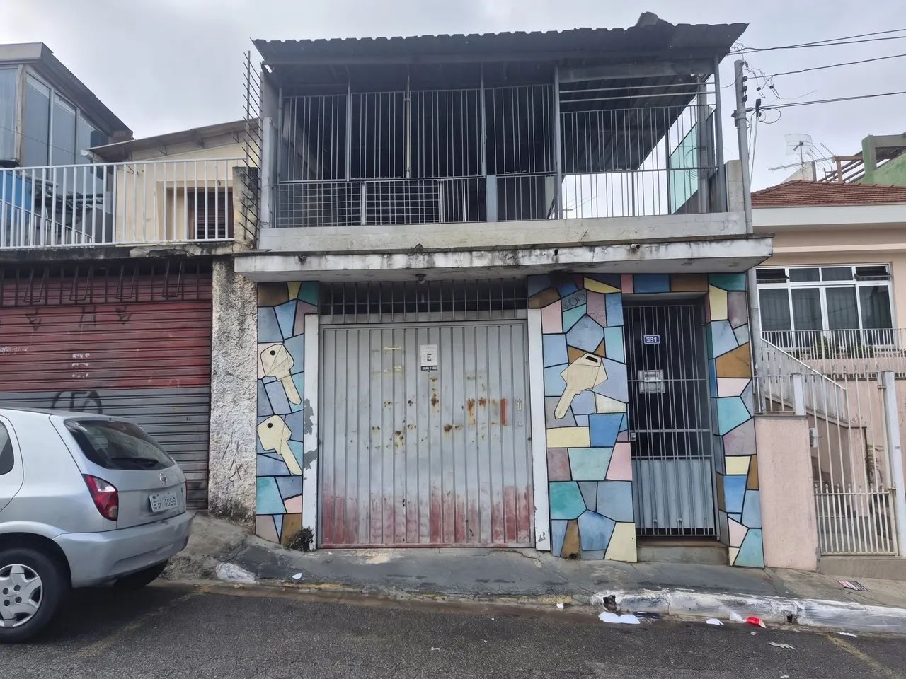 Salão e Casas à Venda
