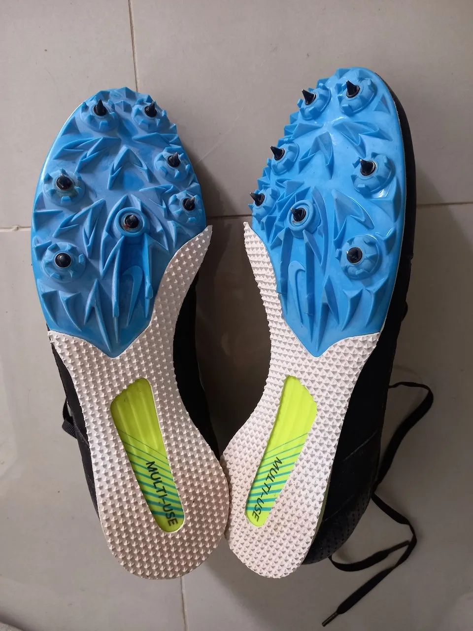 Sapatilha para atletismo calça 40 com defeito  - Foto 5