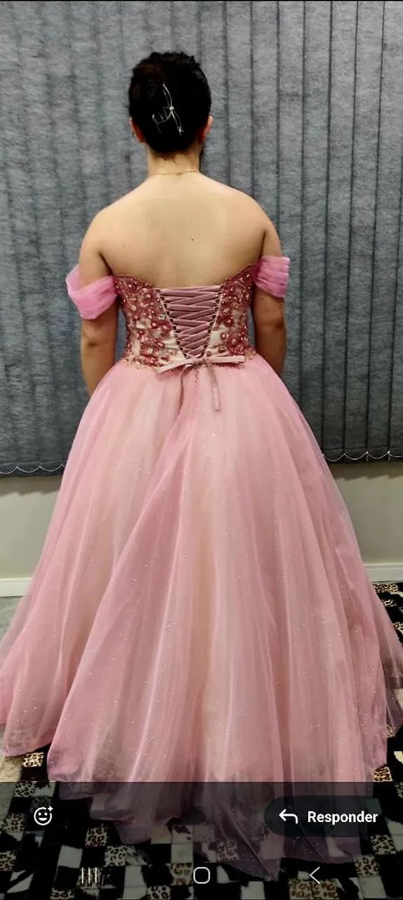 VESTIDO DE DEBUTANTE ROSA BORDADO - VENDO SOMENTE PELO APP - Foto 5