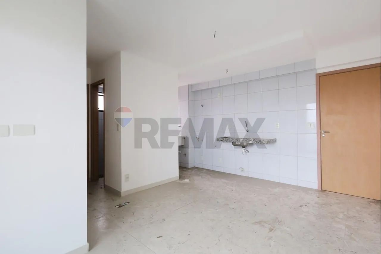Apartamento de 2 quartos, andar alto com varanda. 1 vaga de garagem e com lazer completo. - Foto 2