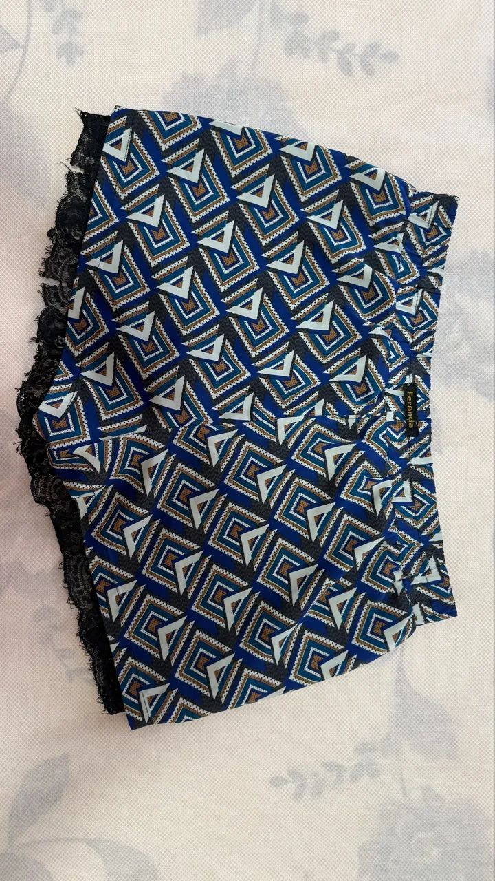 Short estampado com detalhes em renda - Foto 3