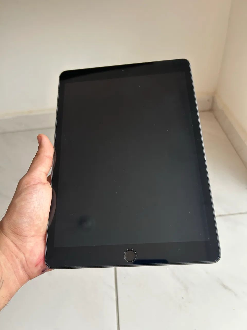 iPad 8470095356882462723