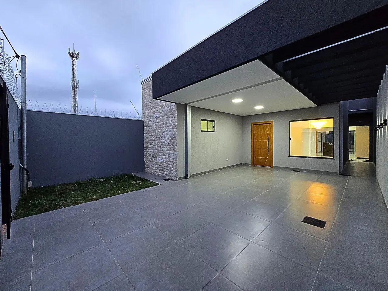 Lindo Imóvel com 3 Suítes e piscina no Rita Vieira I - Foto 2