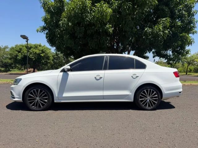 Volkswagen Jetta COMFORTLINE 2.0 8V FLEX 2015