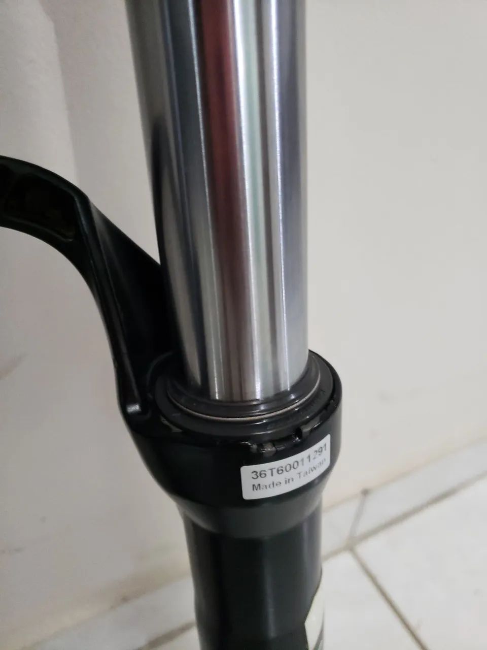 Suspensão Rockshox Domain 318 aro 26 120mm de curso dh dj dirt