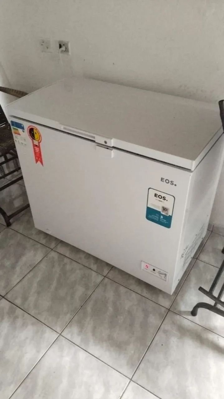 Vende-se uma frezzer 