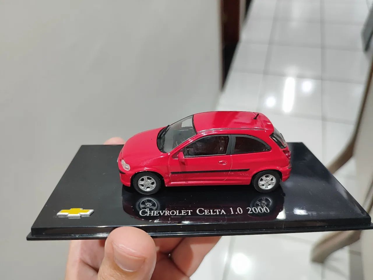 Chevrolet Celta 1.0 (2000) 1:43 - Foto 3
