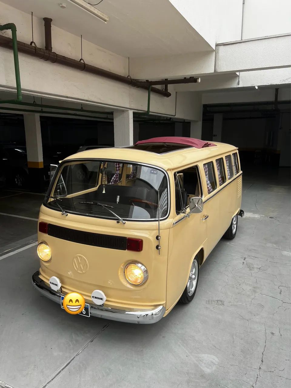 Volkswagen Kombi Standard/ Luxo/ Serie Prata 1980