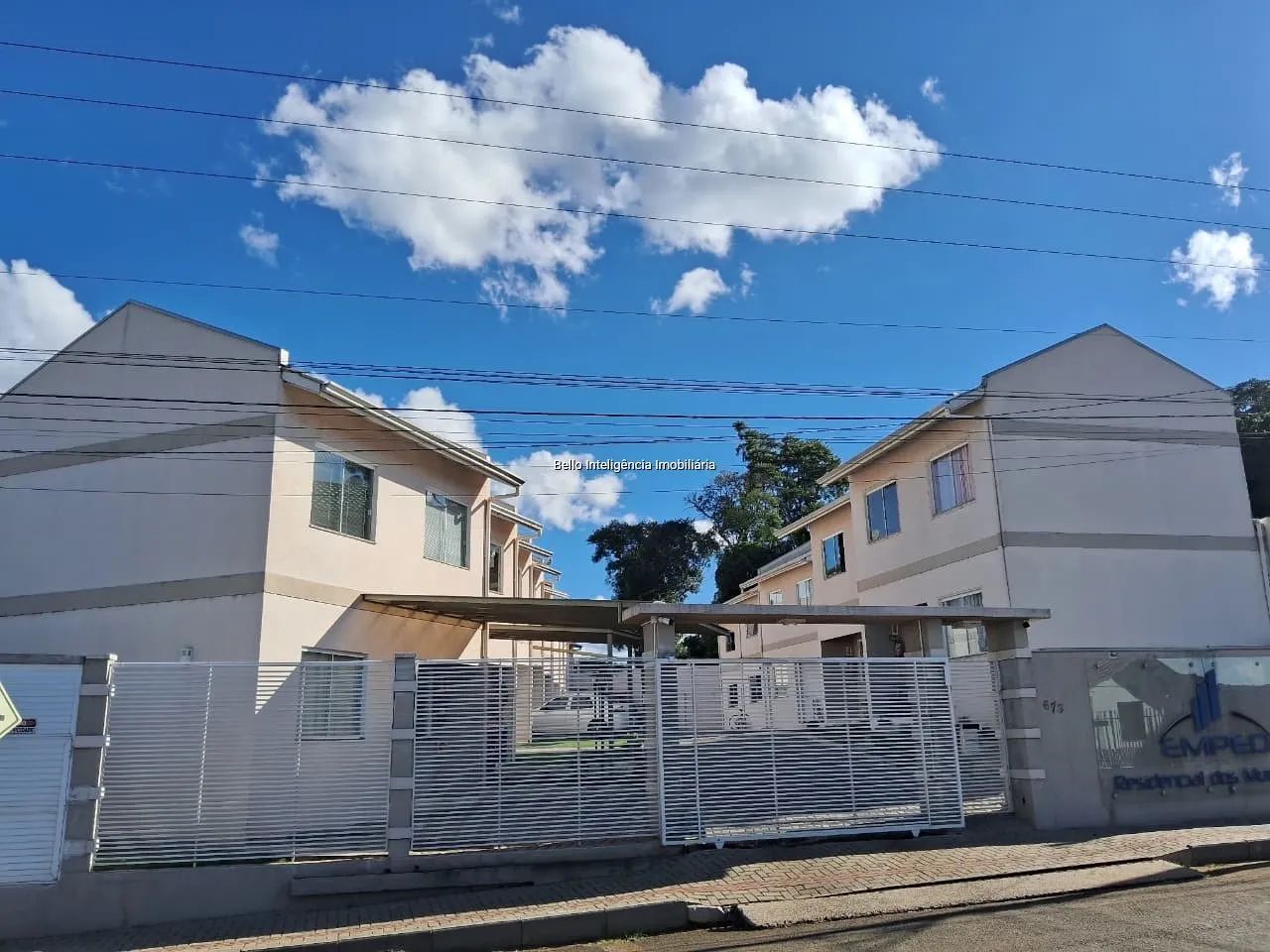 Sobrado com 2 quartos no Municípios.