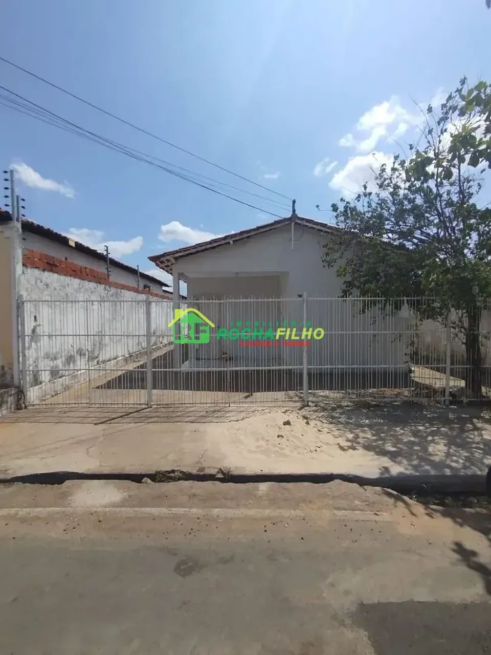 CASA NO BAIRRO SACI.