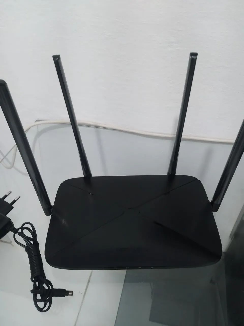 Roteador mercusys WI-FI gigabit AC 120 semi novo 