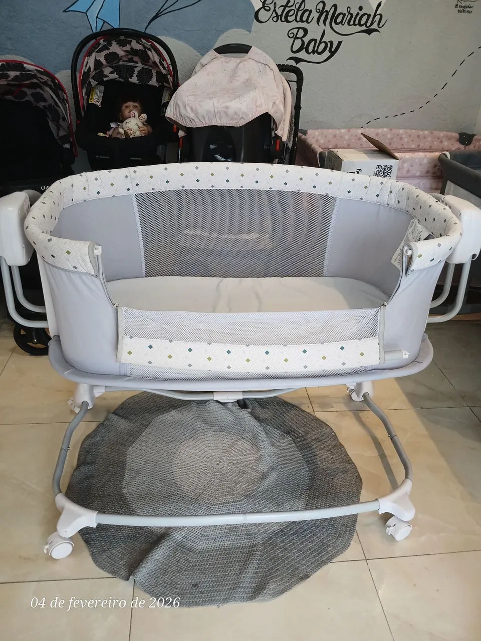 Berço Moisés importado, balança e toca canção de ninar  - Foto 2