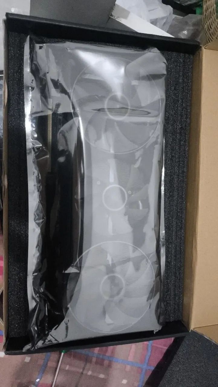Placa de vídeo AMD RX 6700XT 12GB triple fan  hellhound - Foto 5