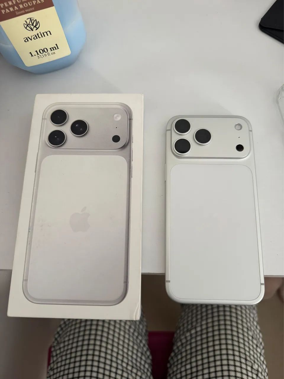 Vendo iPhone 17 pro Max Branco - Foto 3