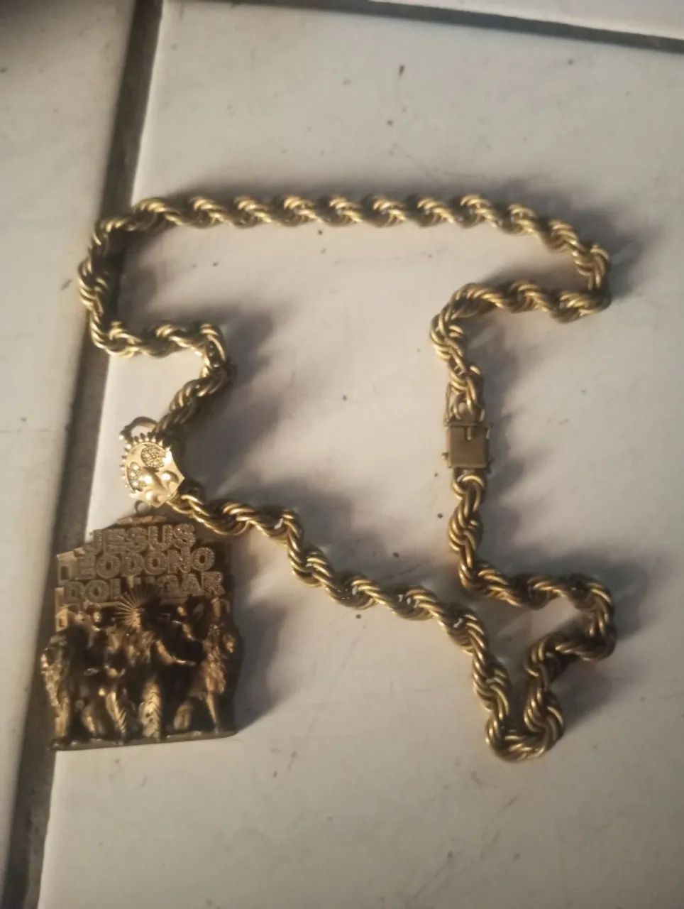Cordão de Moeda Antiga  com pingente 