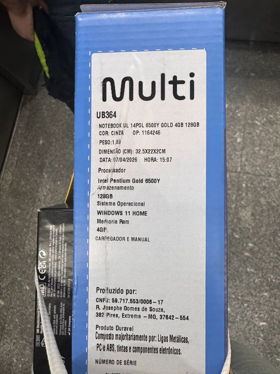 Notbook multi ultra lacrado 