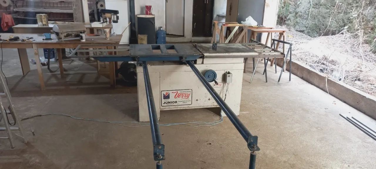Esquadrejadeira 2m vdo urg ac prop/troca só hj
