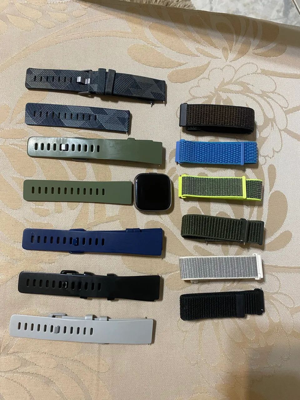 Relógio smart Watch Fitbit Versa 2 - Foto 2