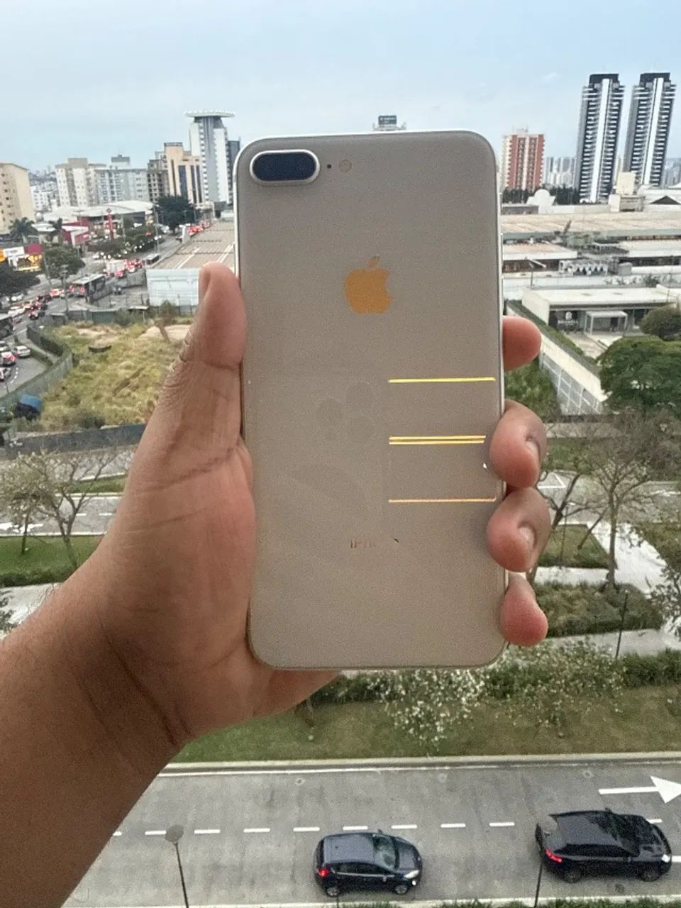 8 PLUS BRANCO 64GB SAÚDE 70% - Foto 3