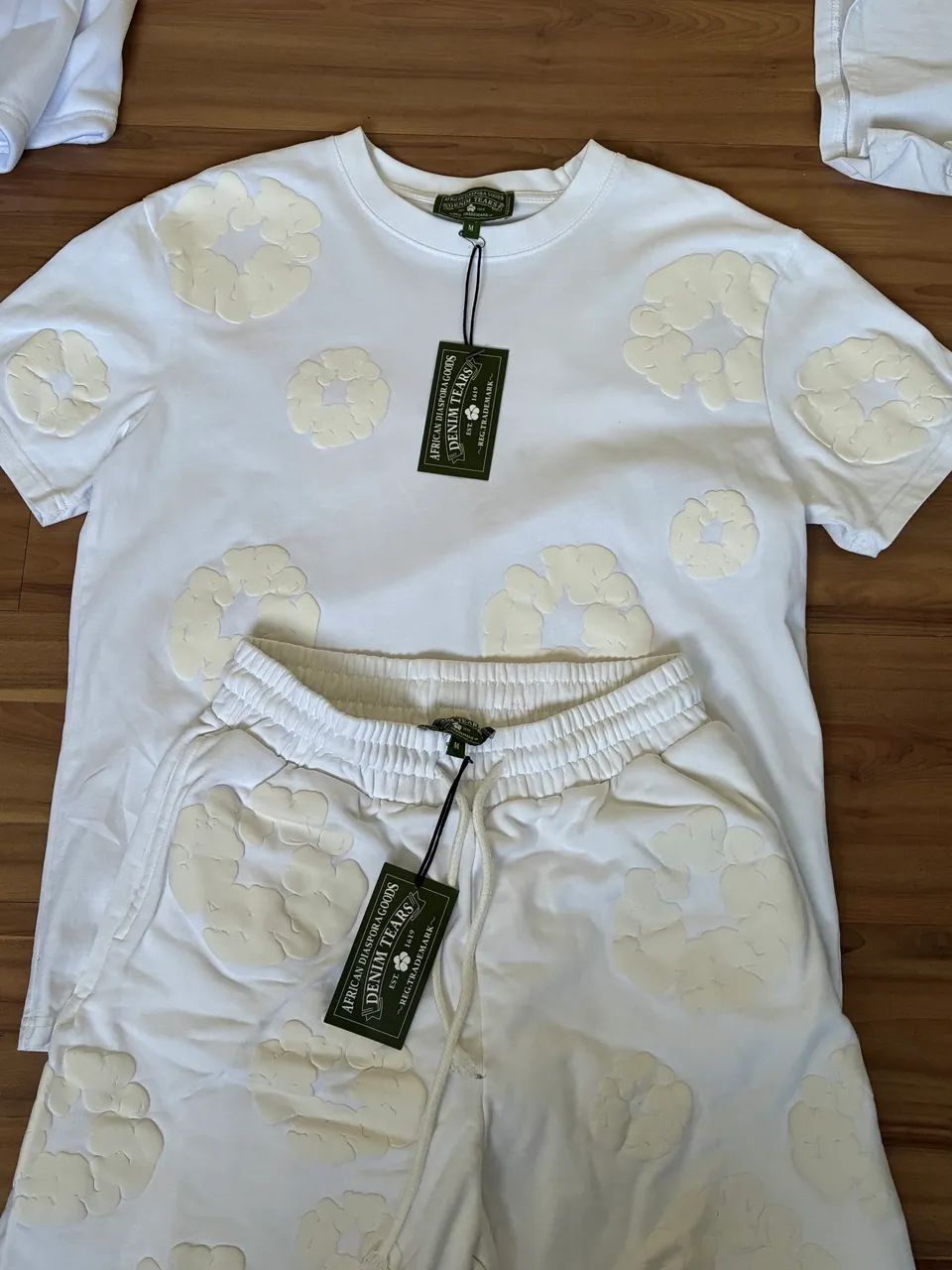 Conjunto Denim Tears Branco M  - Foto 3