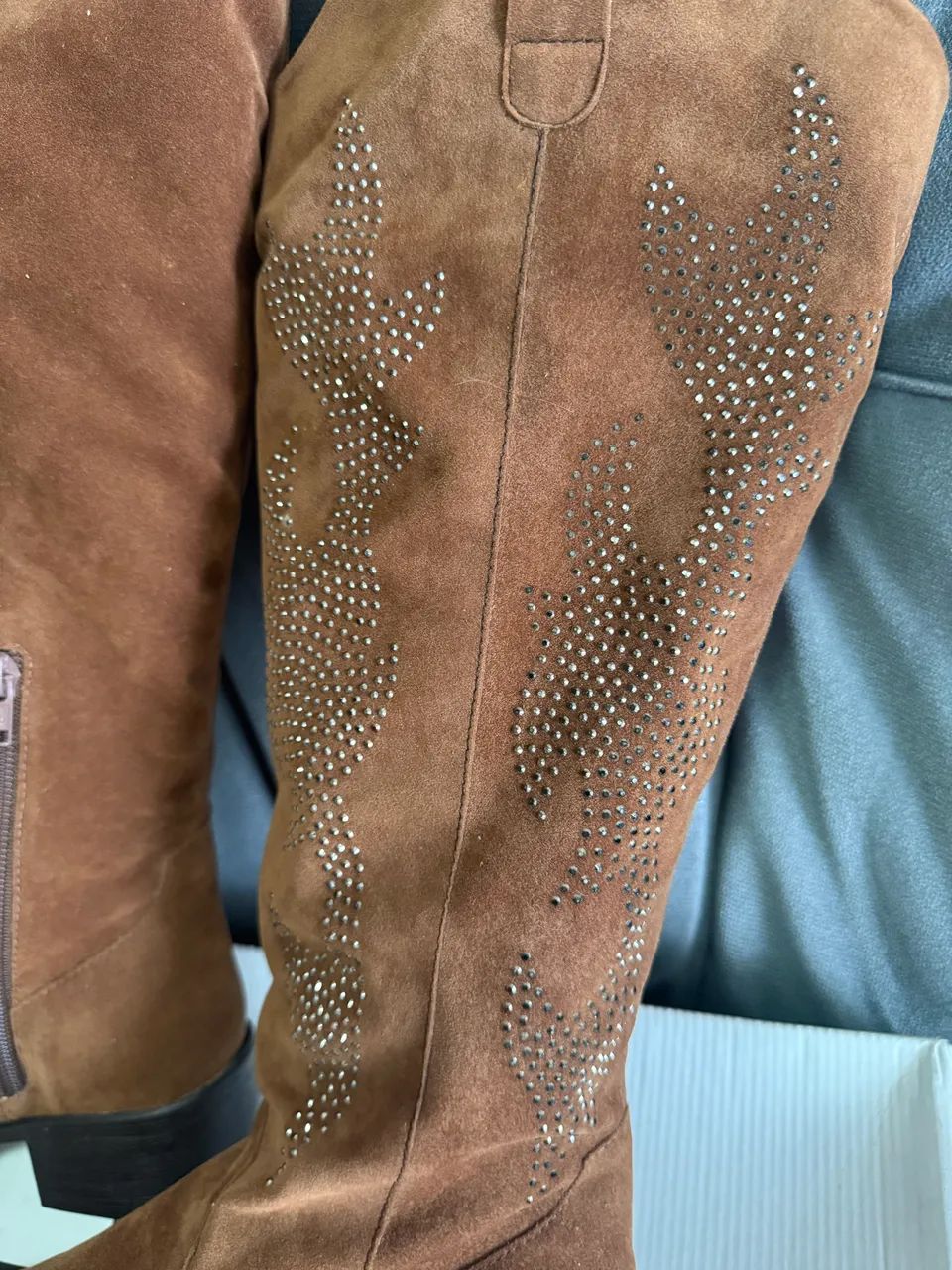 Bota Nova com brilho - Foto 2