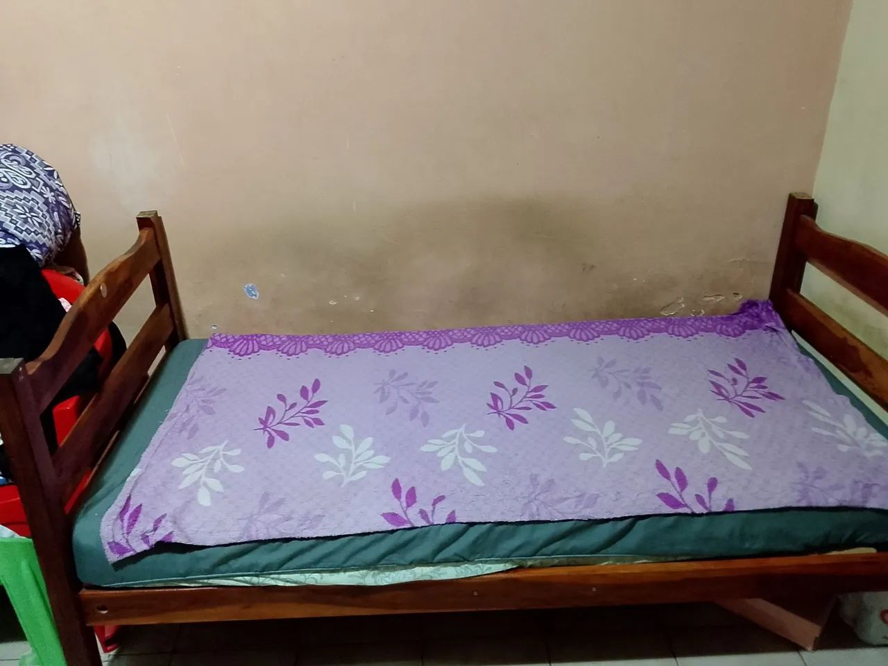 Cama solteiro com base e colchao