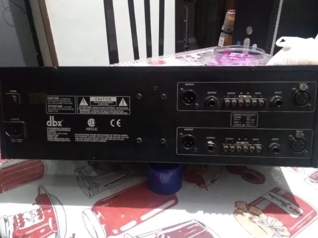 EQUALIZADOR E COMPRESSOR DBX 2231 - Foto 2