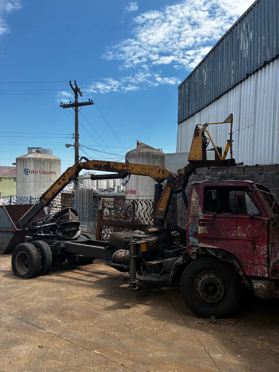 Guincho florestal ou sucateiro! 