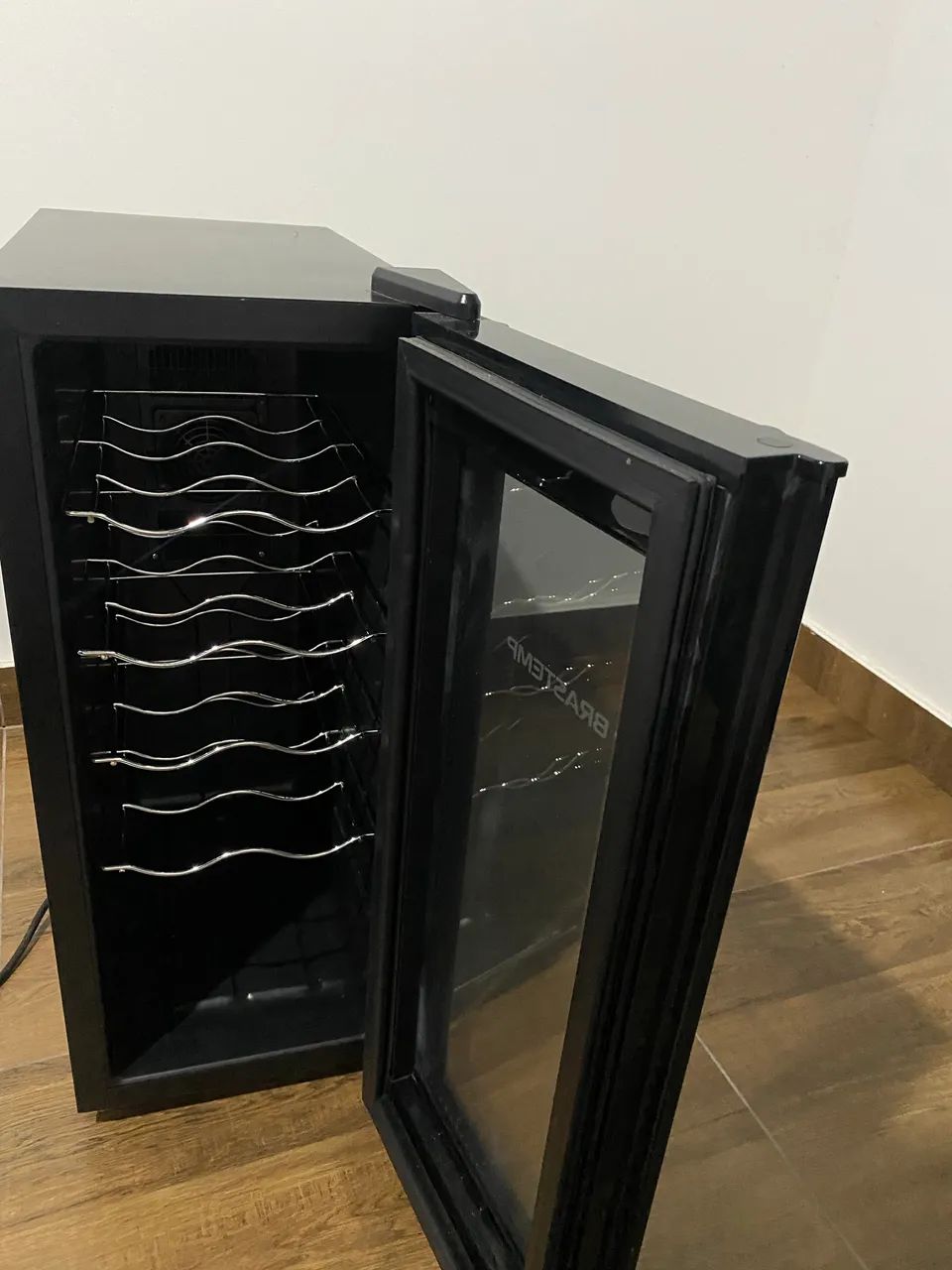 adega climatizada Brastemp modelo BZC12B - Foto 3