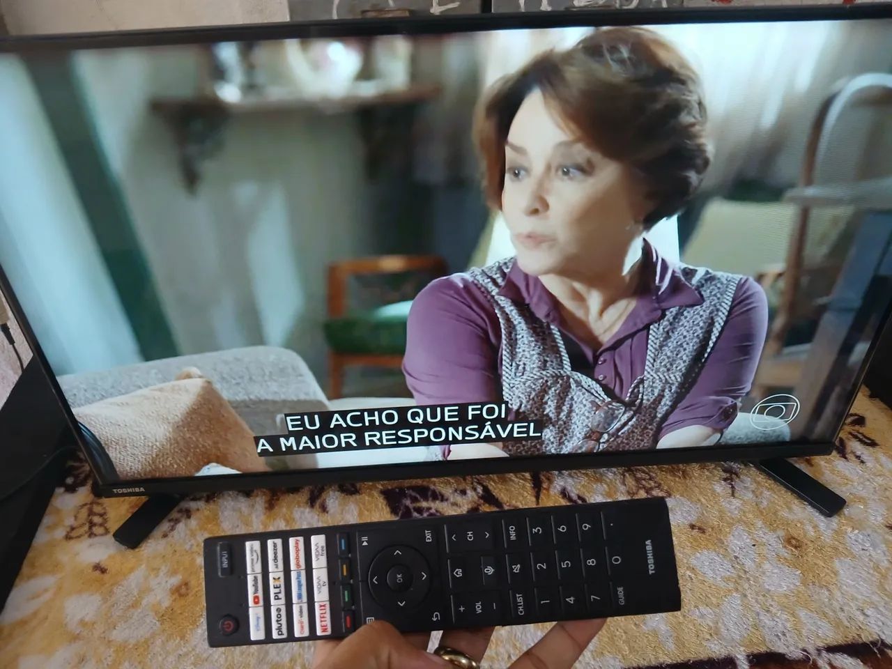 TV TOSHIBA 32 POLEGADAS SMART WIFI VAI COM CONTROLE E PEZINHO FUNCIONANDO PERFEITAMENTE  - Foto 3