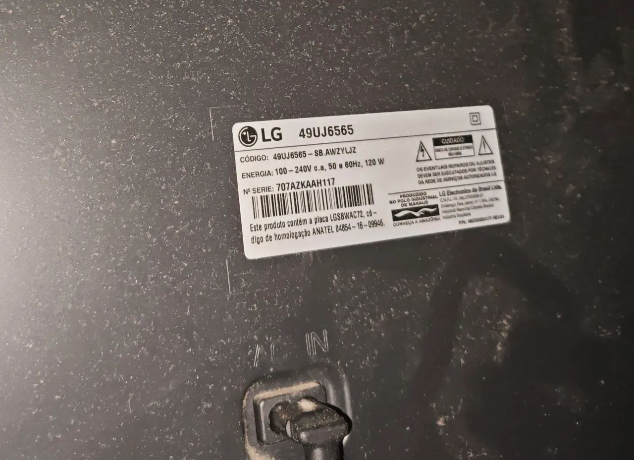 Smart TV LG 4k 49 polegadas com defeito  - Foto 4
