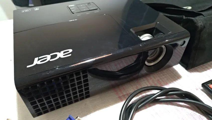 Projetor multimídia Acer X1140A - Foto 2
