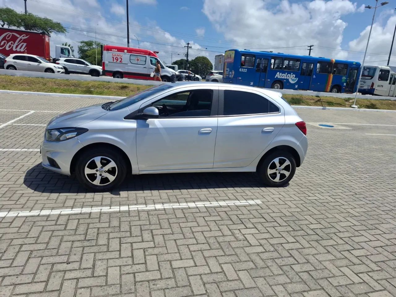 Chevrolet Onix Hatch LT 1.0 8V Flex Mec. 4P 2018 - Foto 3