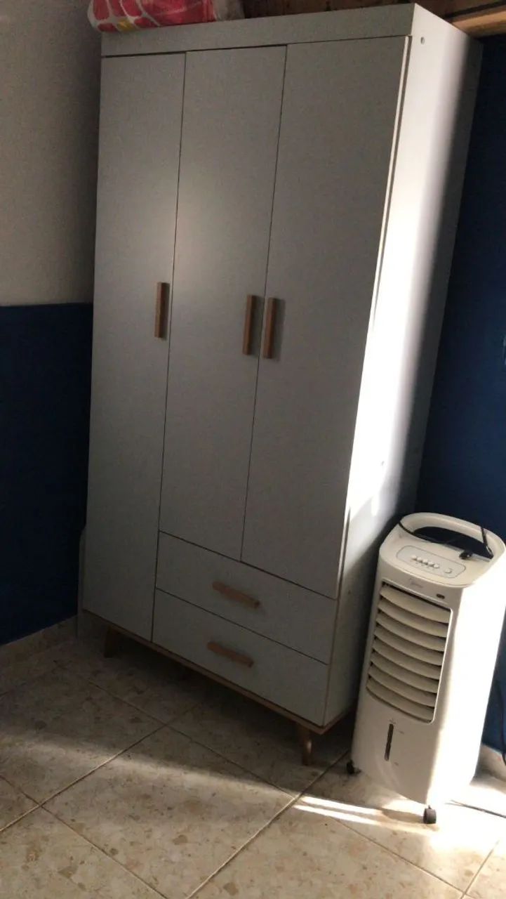 Guarda roupa infantil 3 porta 2 gavetas 