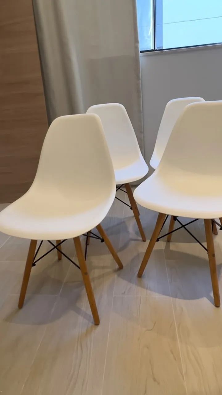 Kit 4 Cadeiras Charles Eames Eiffel Branca com Base de Madeira para Sala - Foto 3