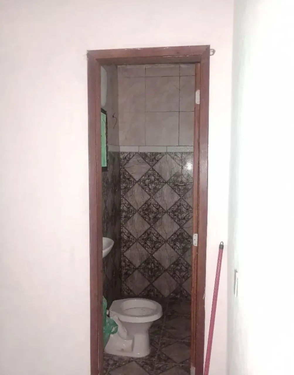 CASA COM 2 QUARTOS EM SANTA CRUZ - ACEITO ENTRADA - Foto 5