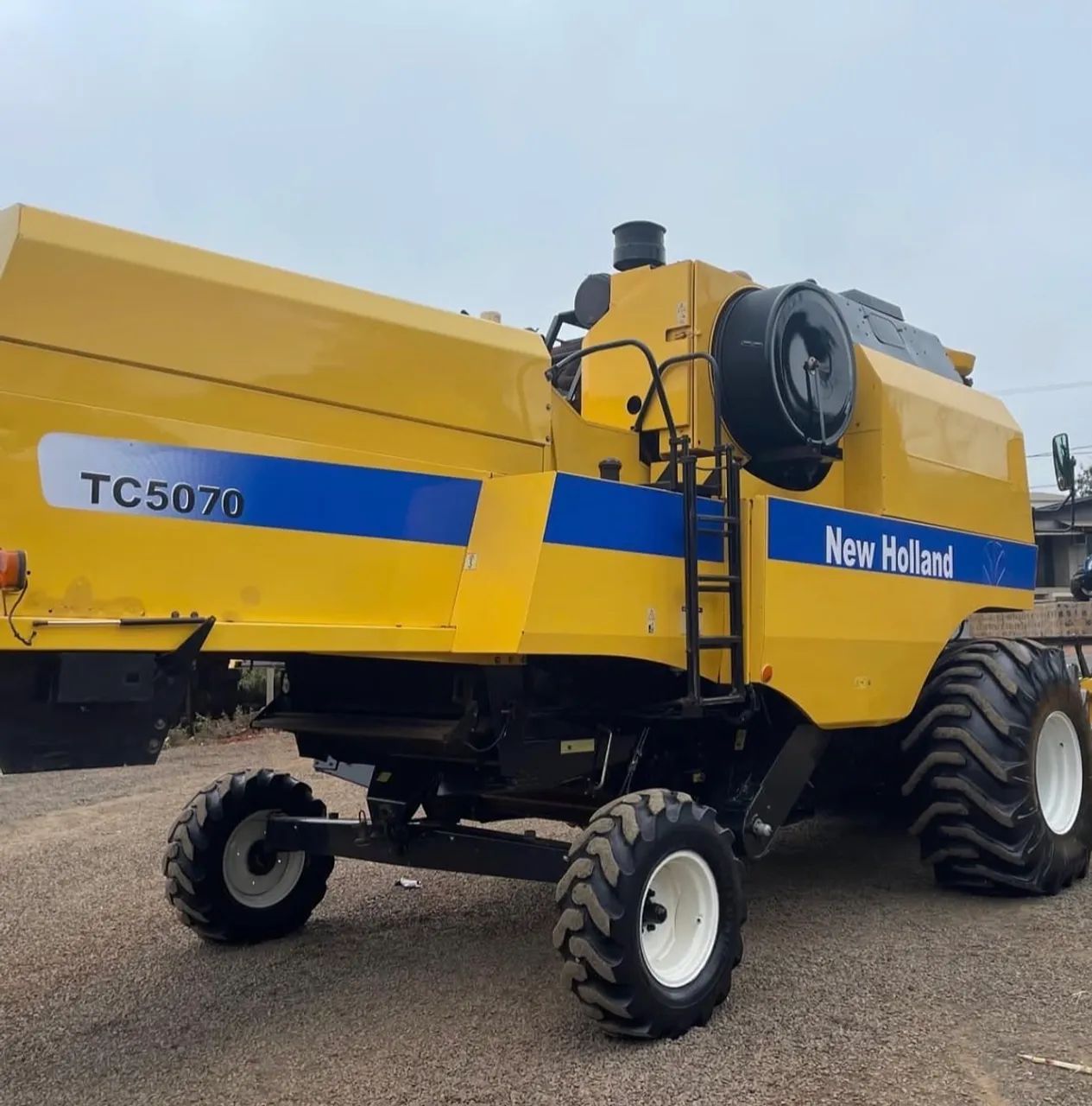 Colheitadeira New Holland 5070 10/10 - Entrada 10% - Foto 5