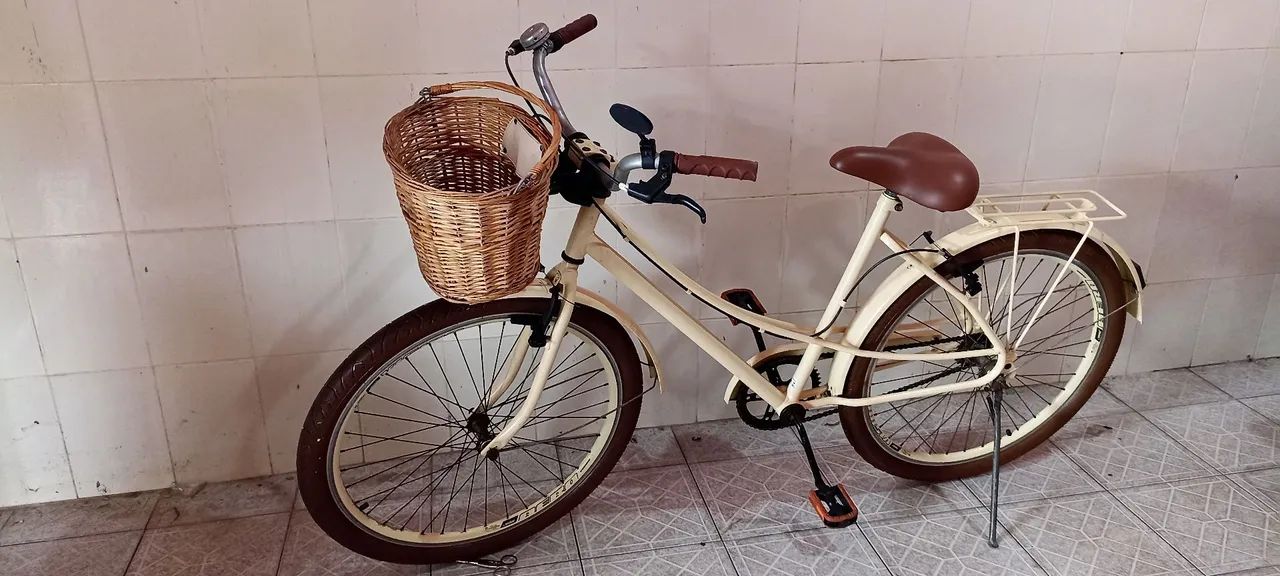 Bicicleta feminina vintage com cestinha bege aro 26 - Foto 4
