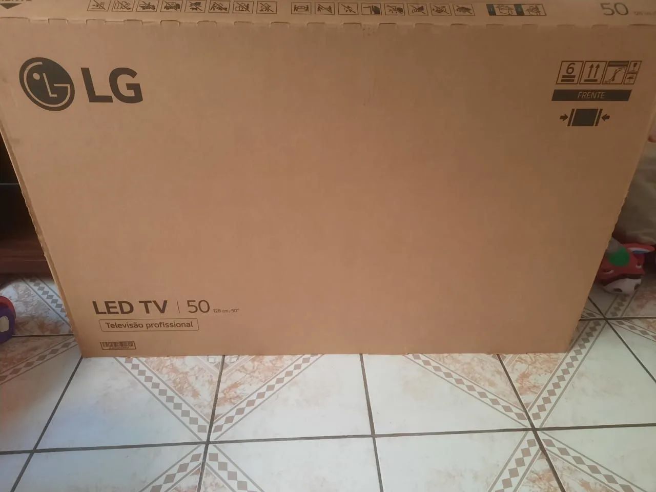 Vendo TV smart 4k - Nova na caixa - Nunca usado 