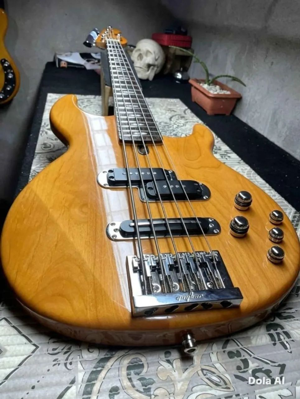 Baixo yamaha