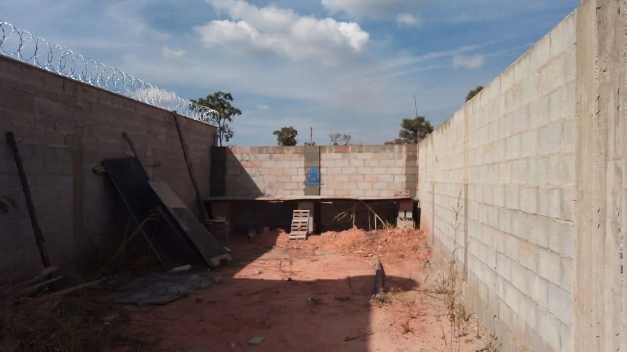 Loja e Lote 180m² Bairro Santana Justinopolis