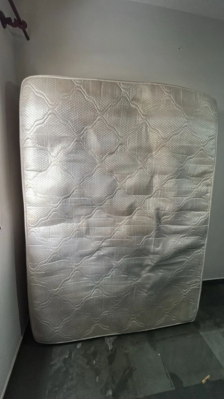 Cama casal usada
