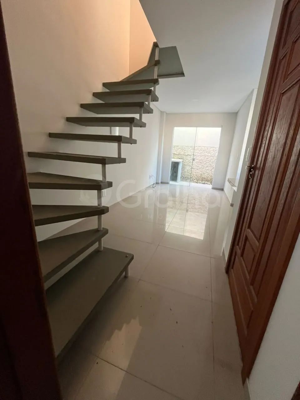 Sobrado na Palhoça com 2 suíte