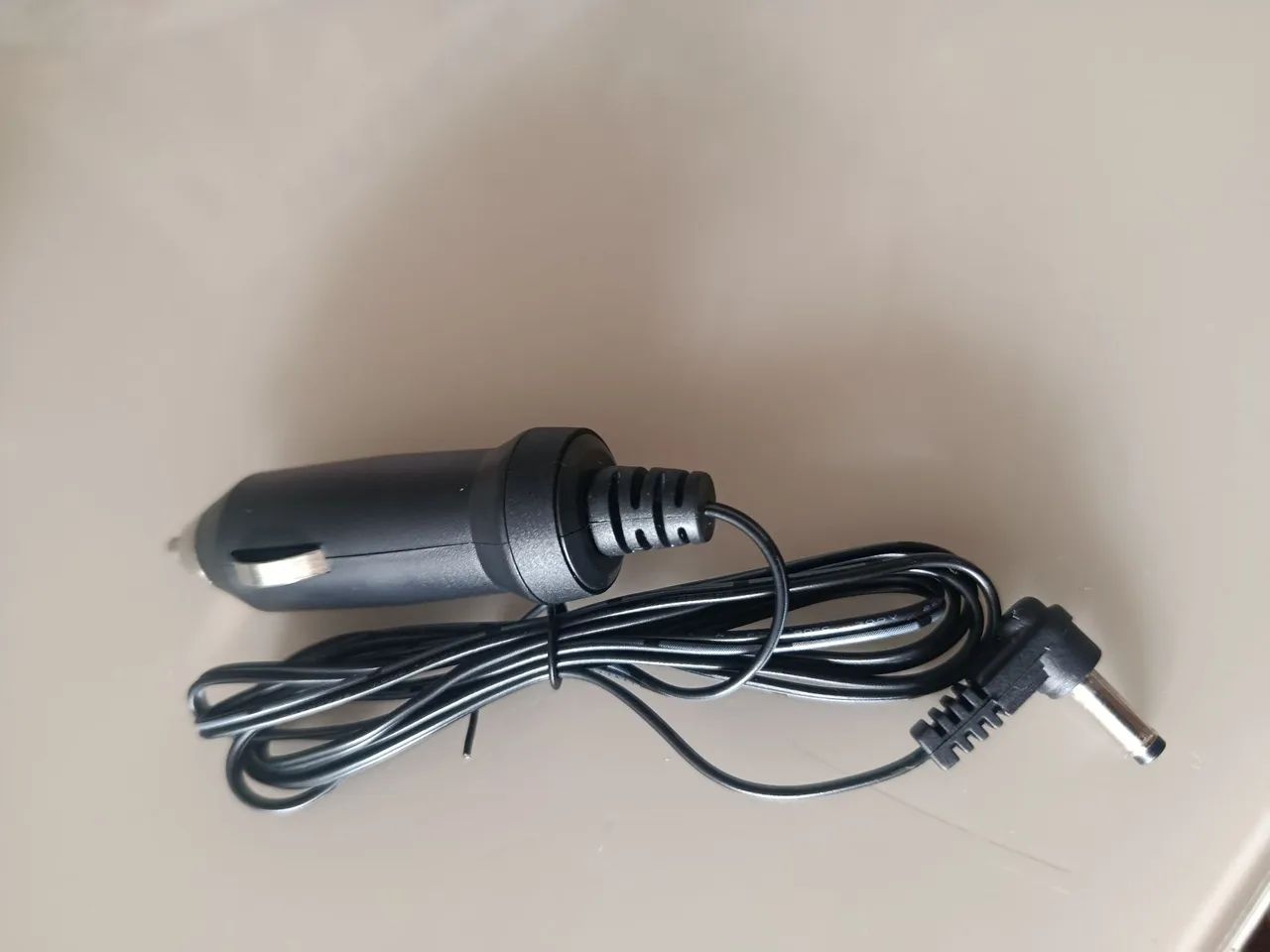 Adaptador carro 9v