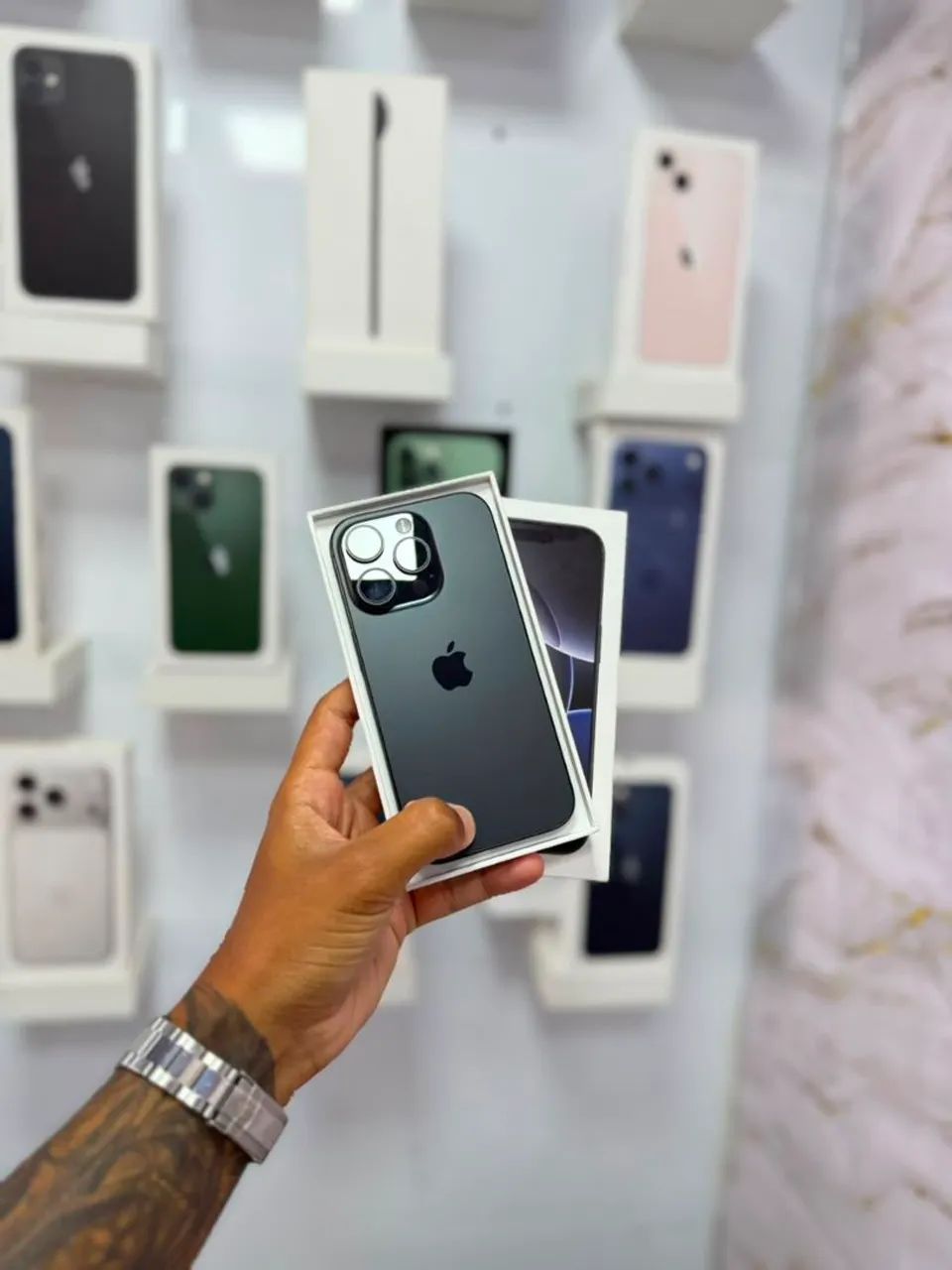 IPHONE 16 PRO 128GB<br>R$ 4.599 - Foto 2