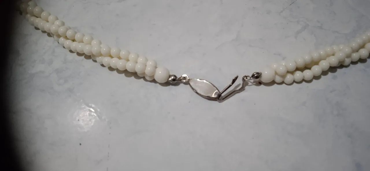 Colar de cor branca - Foto 2