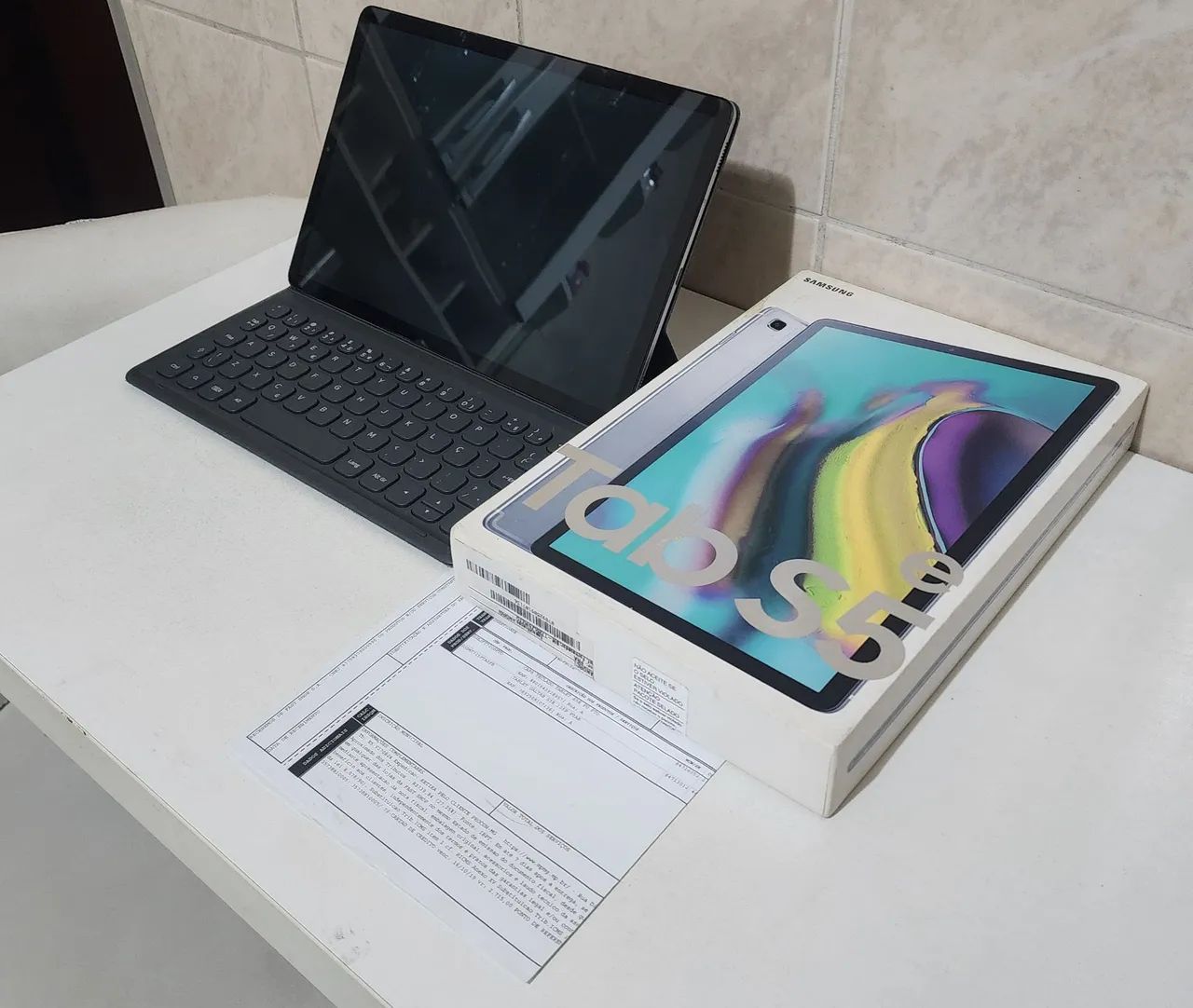 Tablet Samsung S5e (105p) com capa teclado, caixa e nota fiscal (display com defeito) - Foto 4